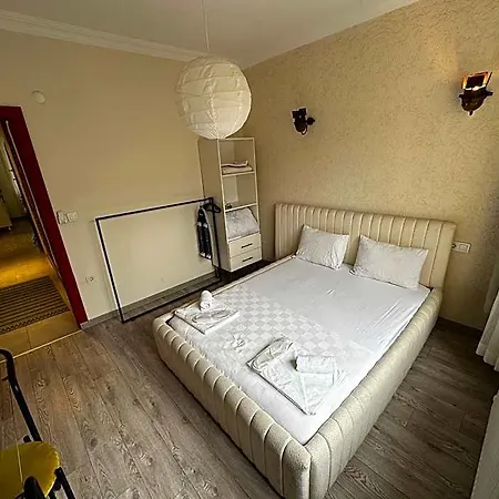 Hotel Taksim White *